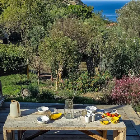 Дом отдыха House With Pergola And Stunning Sunset On Elba Zanca